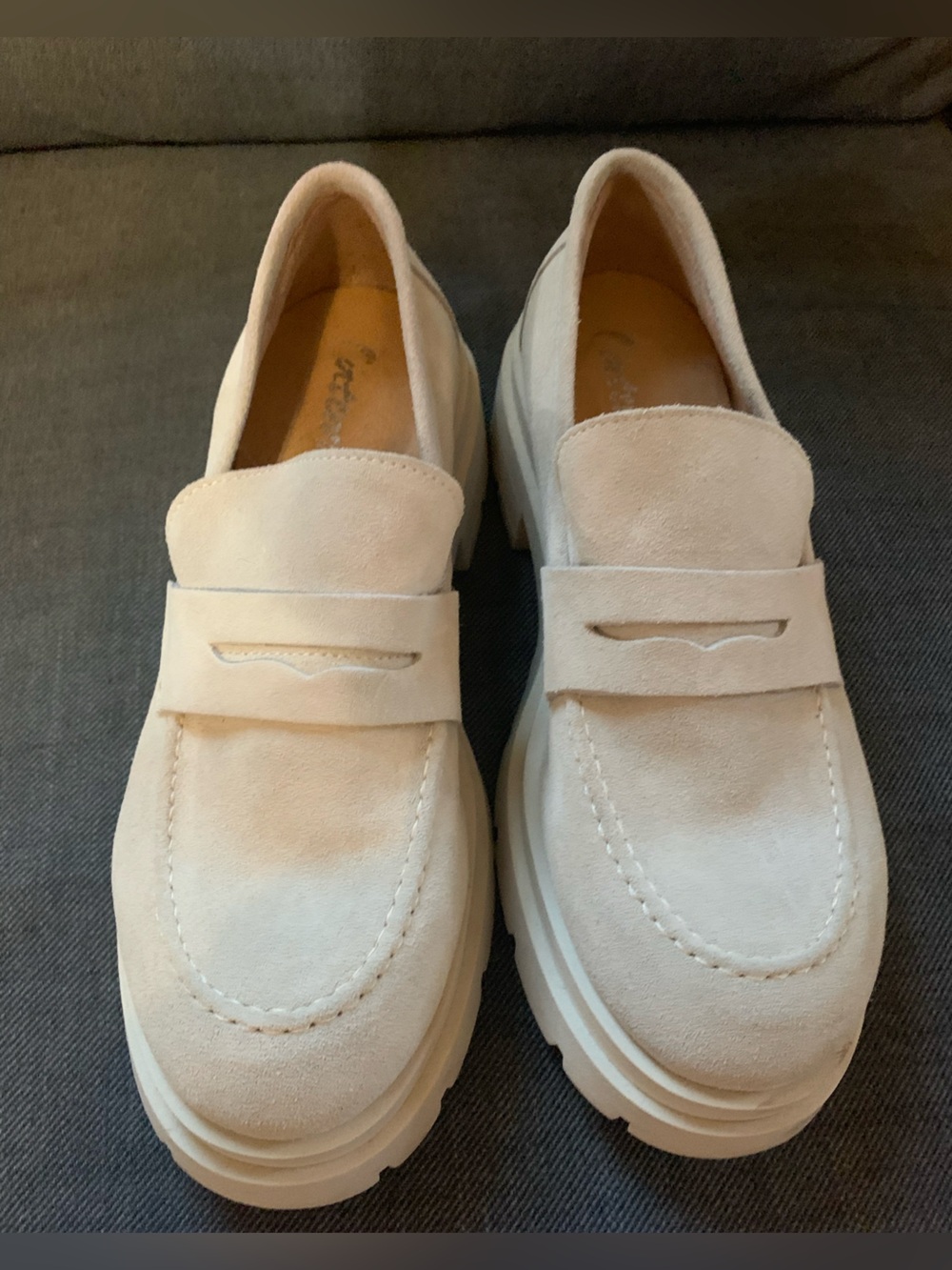 L'INTERVALLE Women's Suede Loafers in Off-White